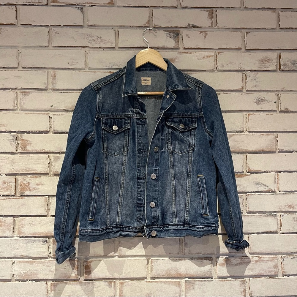 Gap 1969 jean jacket size small